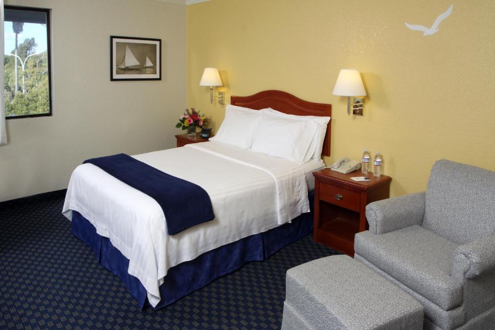 Superior Queen Room interior